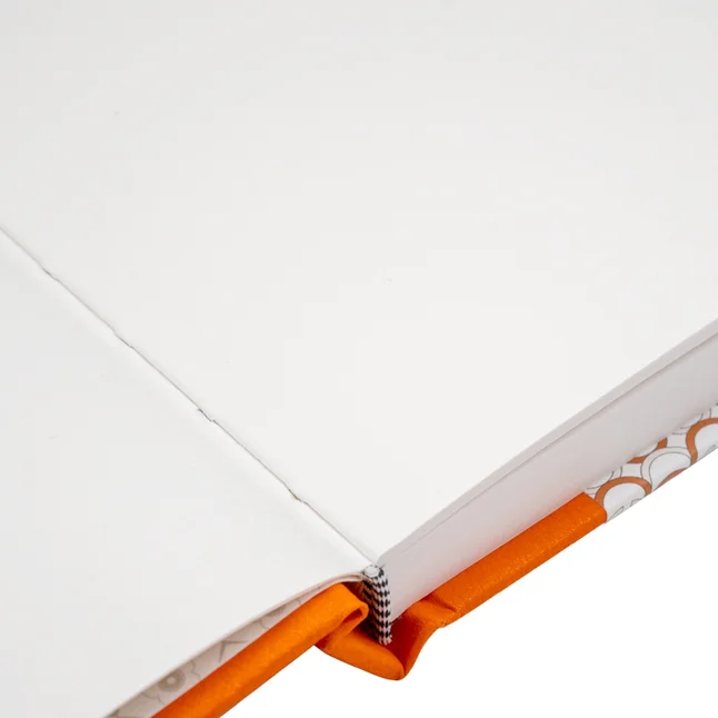 Скетчбук для ескізів у твердій палітурці Potentate Hardbound Stitch А5 (14,2х21 см), 180 г/м², 48 арк — Photo 2